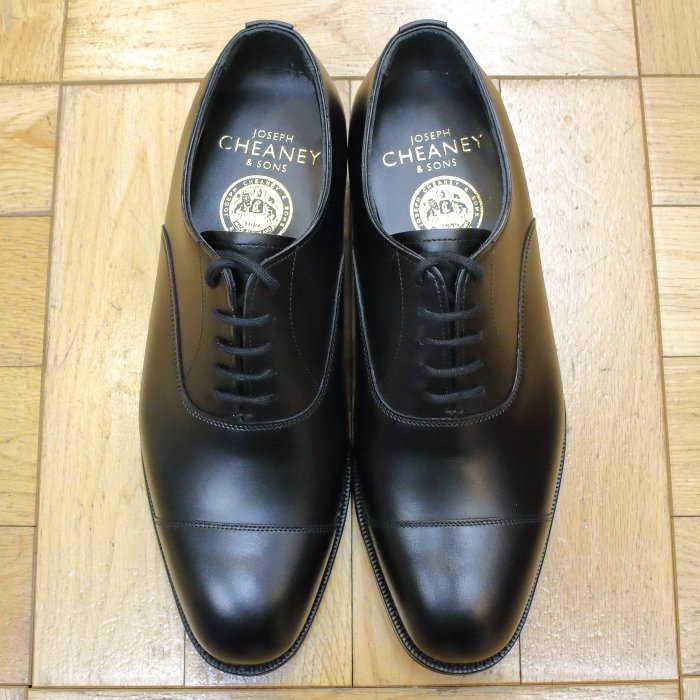 [CHEANEY] ジェフェリー ストレートチップ（キャップトゥ） レザーソール：BLACK