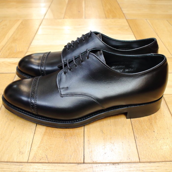 CHEANEY チーニー 靴 通販｜アストウェル パンチドキャップトゥ レザーソール：BLACK