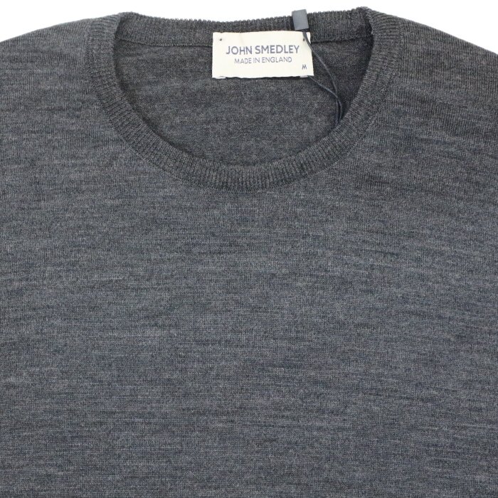 [JOHN SMEDLEY] ルンディ（クルーネックプルオーバー）30G：CHARCOAL