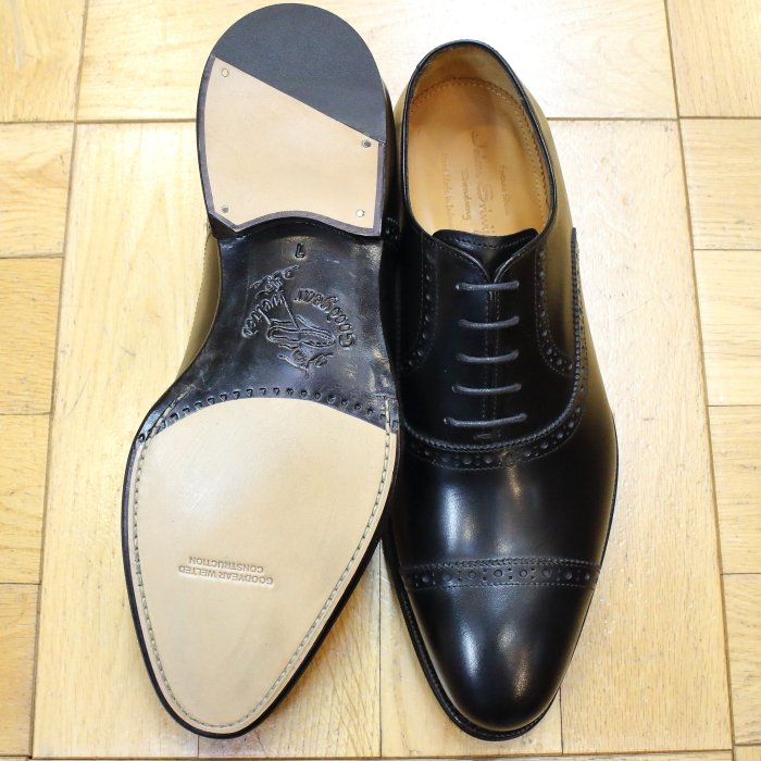 [Jalan Sriwijaya] 98409 クォーターブローグ レザーソール：CALF BLACK