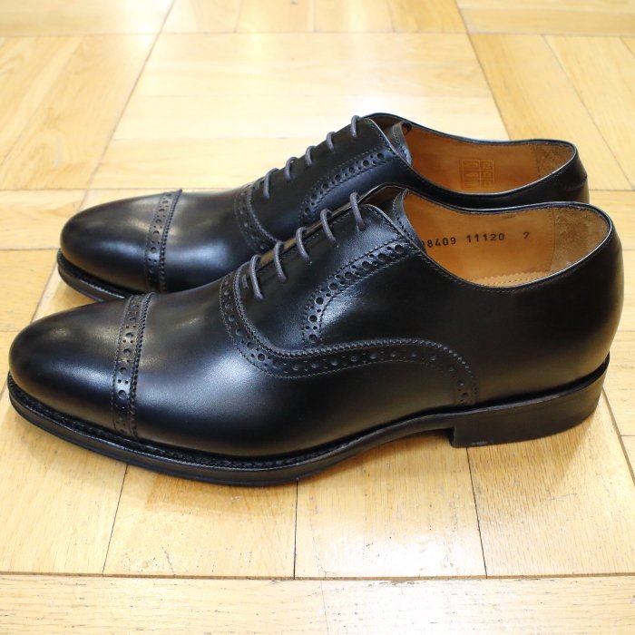 [Jalan Sriwijaya] 98409 クォーターブローグ レザーソール：CALF BLACK