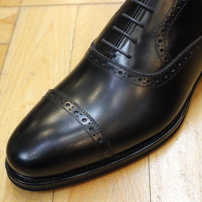 [Jalan Sriwijaya] 98409 クォーターブローグ レザーソール：CALF BLACK