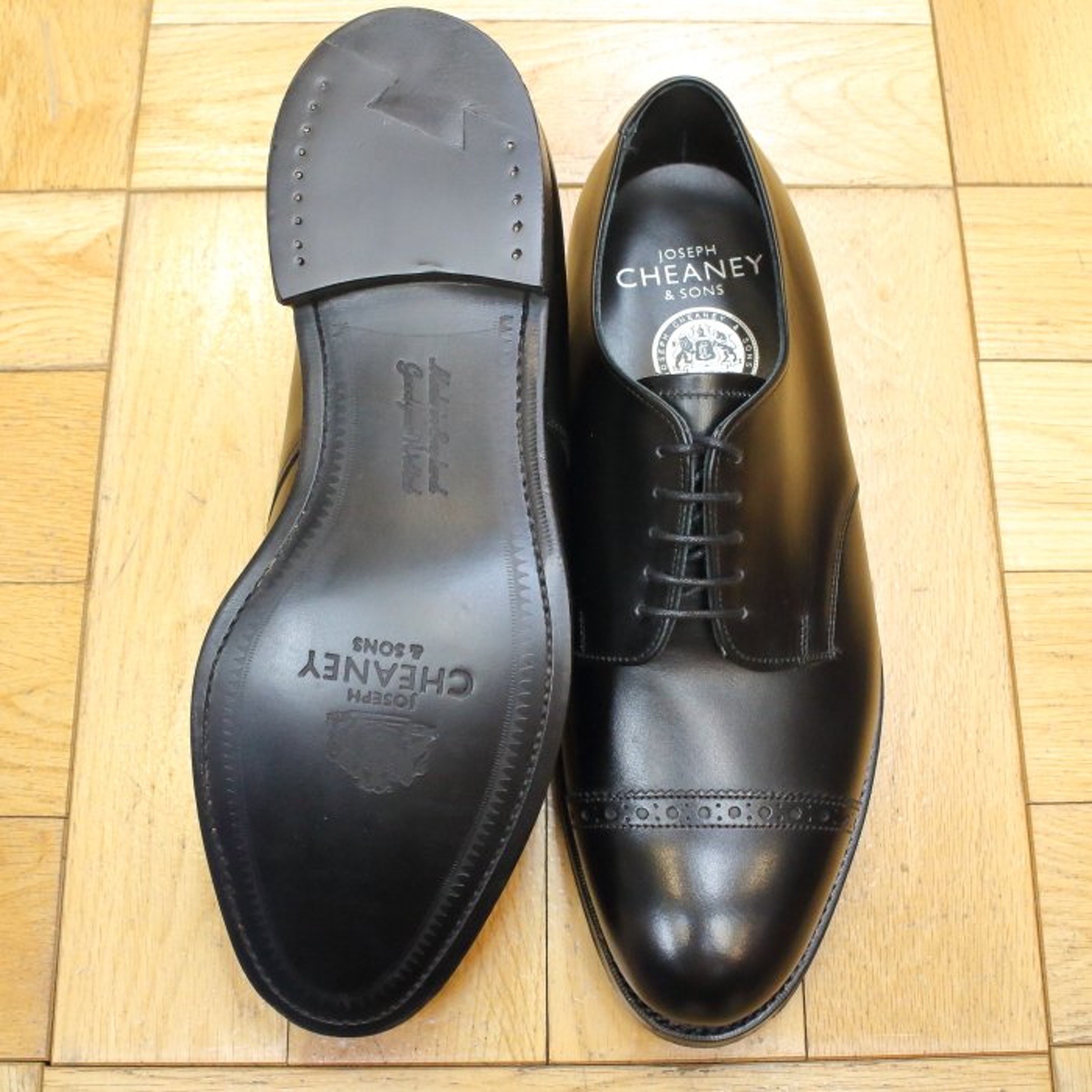 CHEANEY チーニー　外羽根　パンチドキャップトゥ　UK 6.5