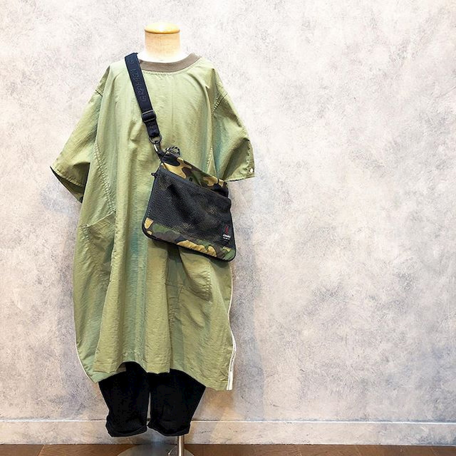 Nunuformeヌヌフォルム 子供服 通販 サイドテープワンピース Khaki Charcoal Nf13 424 015