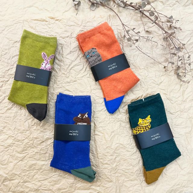 .
【NEW ARRIVAL】

#松尾みゆき
#miyukimatsuo
#socks

1・2枚目 🐰
rabbit/squirrel/milo/stella

3枚目 🐤
bird/birdplants/vine

4枚目🐱
cat
doux/peony/actif/tora

¥770(tax in)

Instagram DMからの郵送やお取り置きも
承っております☺︎
気になる商品がございましたら
お気軽にお問い合わせください。

【❄️🫧winter sale🫧❄️】
秋冬アイテムをセール価格にて販売中！！
店内商品3点&¥11,000(tax in)以上お買い上げで
セール商品がレジにて更に10%OFF！！
冬物セール除外品も10%OFF！！

営業時間 
10:30-18:30
水曜定休日

#愛媛#松山#大街道#ehime#matsuyama#セレクトショップ#松山セレクトショップ#愛媛セレクトショップ#セレクトショップ松山#fudge#fudge部#lalabegin#cluel#今日のコーデ #大人コーデ#今日の服#blessofbless#ブレスオブブレス#outfit#ファッションコーデ#松山子供服#こどもふく#ootd#bless24ss#靴下