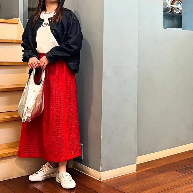 .
【NEW ARRIVAL】

▫️jacket #yarraneu

color.denim

¥19,800( tax in)

▫️七分袖tee #pacificparkstore

color.off white/ivory

¥6,930( tax in)

▫️skirt #yarra

color.red/ black

¥18,480( tax in)

スタッフ154cm

📦WEB STORE OPEN🚚
春物続々入荷中🌸
セールアイテムは再値下げ！！
blessofbless.lifeの
プロフィールのURLからチェック📱

営業時間 
10:30-18:30
水曜定休日

#愛媛#松山#大街道#ehime#matsuyama#セレクトショップ#松山セレクトショップ#愛媛セレクトショップ#セレクトショップ松山#fudge#fudge部#lalabegin#cluel#今日のコーデ #大人コーデ#今日の服#blessofbless#ブレスオブブレス#outfit#ファッションコーデ#松山子供服#こどもふく#ootd#bless25ss#ヤラニュー#パシフィック#ヤラ