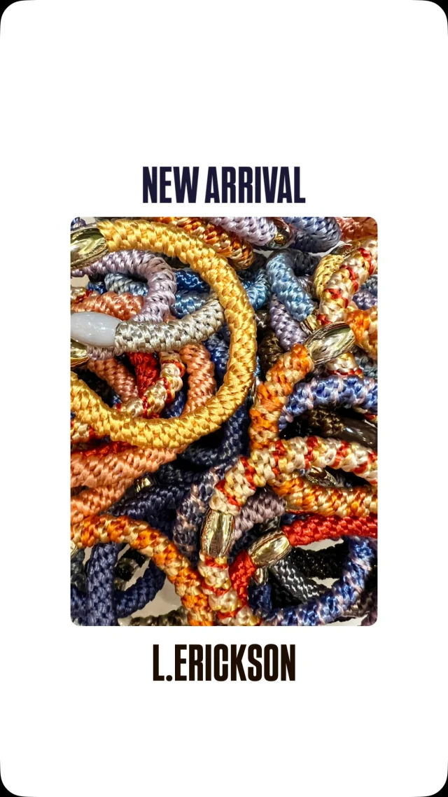 【NEW BRAND】

franceluxejapan 

アメリカで「パーフェクトなヘアゴム」として
人気のポニーテールチューブ！！
優れた伸縮性で、結んだあとがつきにくく
毛量に関係なく安心のホールド力で
パーフェクトな使い心地👌
ツヤ感のあるゴム繊維で編み込まれた特殊な加工で
髪が絡まり抜けることもなくどんなヘアタイプの方にも◎

結ばない時はアクセサリー感覚で
手首に付けれるのも嬉しいポイント！！

プレゼントにもオススメです💝

▫️ポニーテールチューブ

1P ¥440(tax in)
15Pセット ¥6,050(tax in)

▫️ニットポニー

1P ¥583(tax in)

ヘアゴム以外にヘアクリップやヘアピンなども
期間限定で取り扱っておりますので
是非この機会に当店でご覧くださいませ🙌

皆様のご来店をお待ちしております♪

📦WEB STORE OPEN🚚
blessofbless.lifeの
プロフィールのURLからチェック📱

営業時間 
10:30-18:30
水曜定休日

#愛媛#松山#大街道#ehime#matsuyama#セレクトショップ#松山セレクトショップ#愛媛セレクトショップ#セレクトショップ松山#fudge#fudge部#lalabegin#cluel#今日のコーデ #大人コーデ#今日の服#blessofbless#ブレスオブブレス#outfit#ファッションコーデ#ootd#bless25aw