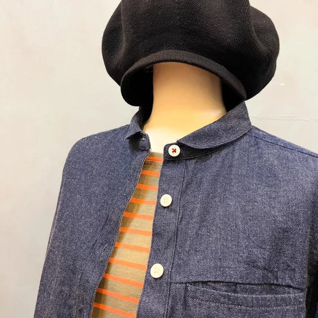 .
【NEW ARRIVAL】

▫️shirt #bluelakemarket 

color.blue/navy

¥12,980(tax in)

8オンスデニムを使用したシャツは
1枚でも羽織りでもコーディネートを組みやすく
季節の変わり目にも活躍してくれます🌬️
小さめの丸襟や胸ポケットがついていたり
第一ボタンと袖ボタンには赤ステッチで
アクセントが効いたアイテムです🦕🥏

📦WEB STORE OPEN🚚
blessofbless.lifeの
プロフィールのURLからチェック📱

営業時間 
10:30-18:30
水曜定休日

#愛媛#松山#大街道#ehime#matsuyama#セレクトショップ#松山セレクトショップ#愛媛セレクトショップ#セレクトショップ松山#fudge#fudge部#lalabegin#cluel#今日のコーデ #大人コーデ#今日の服#blessofbless#ブレスオブブレス#outfit#ファッションコーデ#ootd#bless25aw#ブルーレイクマーケット