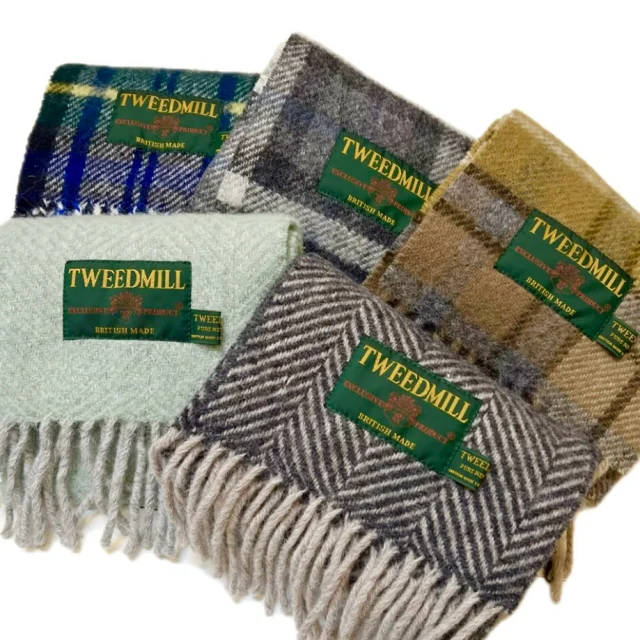 .
【NEW ARRIVAL】

tweedmill_japan 

▫️マフラー

color.
herringbone mint
herringbone gray

plaid mustard
plaid gray
plaid blue

size.19×162cm

wool 100%

¥6,930(tax in)

人気のツイードミルマフラーが入荷しております🧣♡
クリスマスプレゼントにもオススメです🎄

📦WEB STORE OPEN🚚
blessofbless.lifeの
プロフィールのURLからチェック📱

営業時間 
10:30-18:30
水曜定休日

#松山セレクトショップ
#blessofbless
#ブレスオブブレス
#bless25aw
#マフラー
#ツイードミル