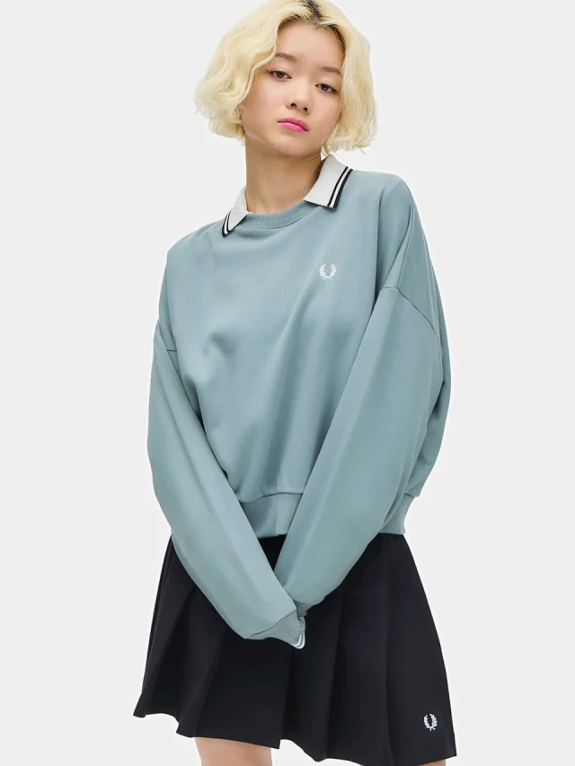 .
【NEW ARRIVAL】

fredperryjp 

▫️TIPPED SWEAT SHIRT

color.stockportblue/black(後日入荷予定)

¥18,700(tax in)

クラシックなコットンループバックを使用した
クルーネックスウェットシャツ🦋
ゆったりとしたシルエットで袖は
ドロップショルダーになっていて
着丈はクロップド丈になっています🫧

📦WEB STORE OPEN🚚
blessofbless.lifeの
プロフィールのURLからチェック📱

営業時間 
10:30-18:30
水曜定休日

#松山セレクトショップ
#blessofbless
#ブレスオブブレス
#bless25aw