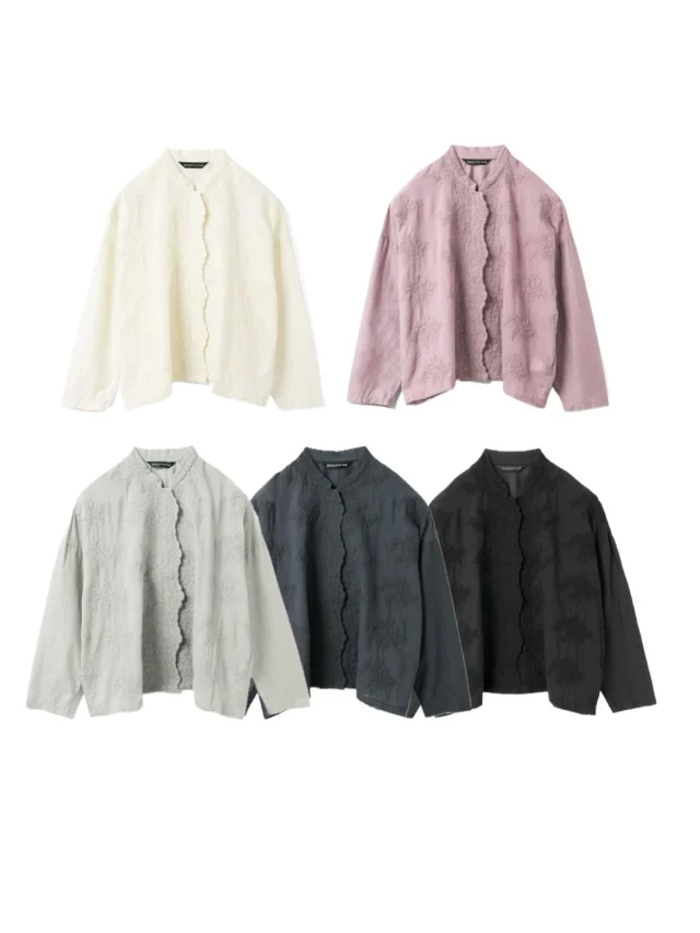 .
【NEW ARRIVAL】

#mizuiroind

▫️レーススタンドカラーワイドシャツ

color.
ivory
s.pink
grage
d.gray
black

cotton 100%

¥16,500(tax in)

ミズイロインドの人気レーススタンドカラーシャツ

ヴィンテージ感のある繊細な美しいレースが特徴的で
フロントボタンを閉めた時に隠れてしまう
部分にもレースを施し上品に💄
薄手なので羽織りとして持ち歩のにも重宝します。

是非店頭でお試しください♪

📦WEB STORE OPEN🚚
blessofbless.lifeの
プロフィールのURLからチェック📱

営業時間 
10:30-18:30
水曜定休日

#松山セレクトショップ
#blessofbless
#ブレスオブブレス
bless26ss